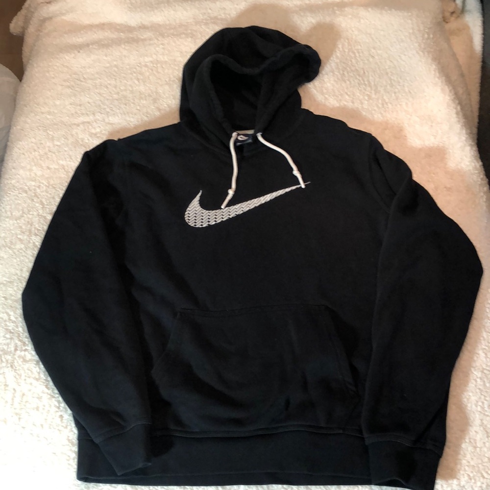 Nike Men's Black Hoodie Sweater